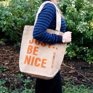 Jute Tas - Just Be Nice - (4x Mixed Ontwerp)