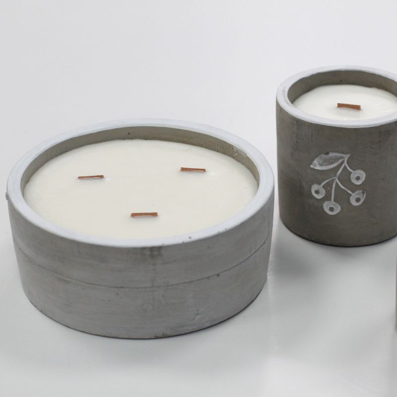 Kaars In Betonnen Pot - Medium - Bessen - Jeneverbes & Zoete Gin
