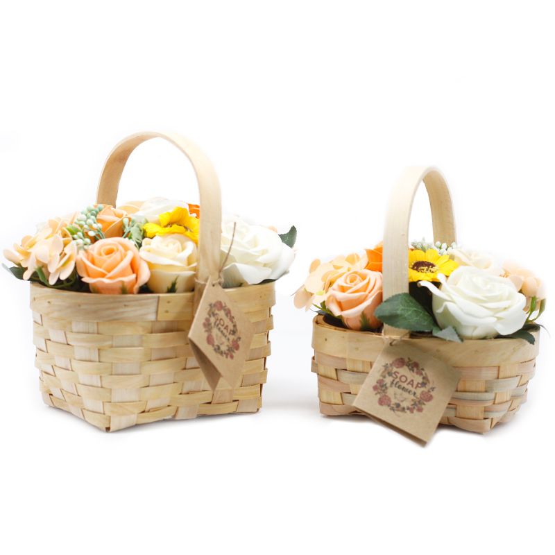 Large - Zeep Bloemen Boeket in Rieten Mand - Oranje