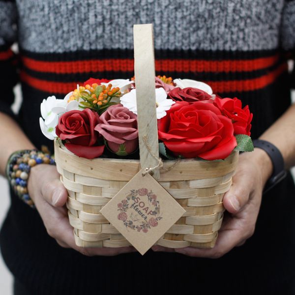 Large - Zeep Bloemen Boeket in Rieten Mand - Lila