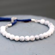 925 Verzilverde Edelsteen Armband met Marine Blauw Koord -Witte Howliet