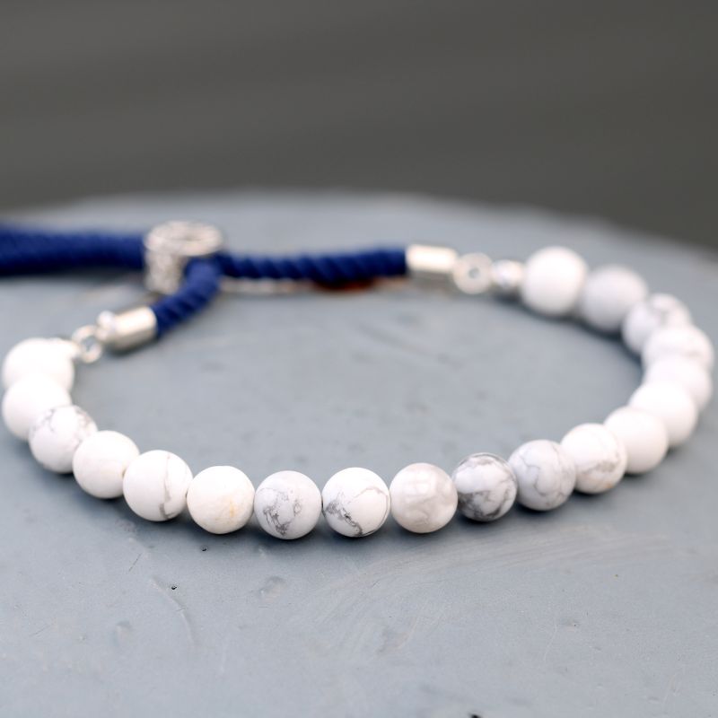 925 Verzilverde Edelsteen Armband met Marine Blauw Koord -Witte Howliet