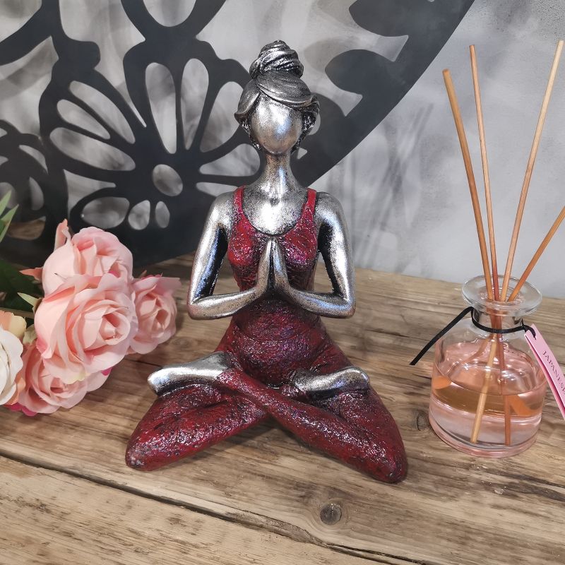 Yoga Beeldje - Vrouw - Zilver & Bordeaux Rood - 24cm