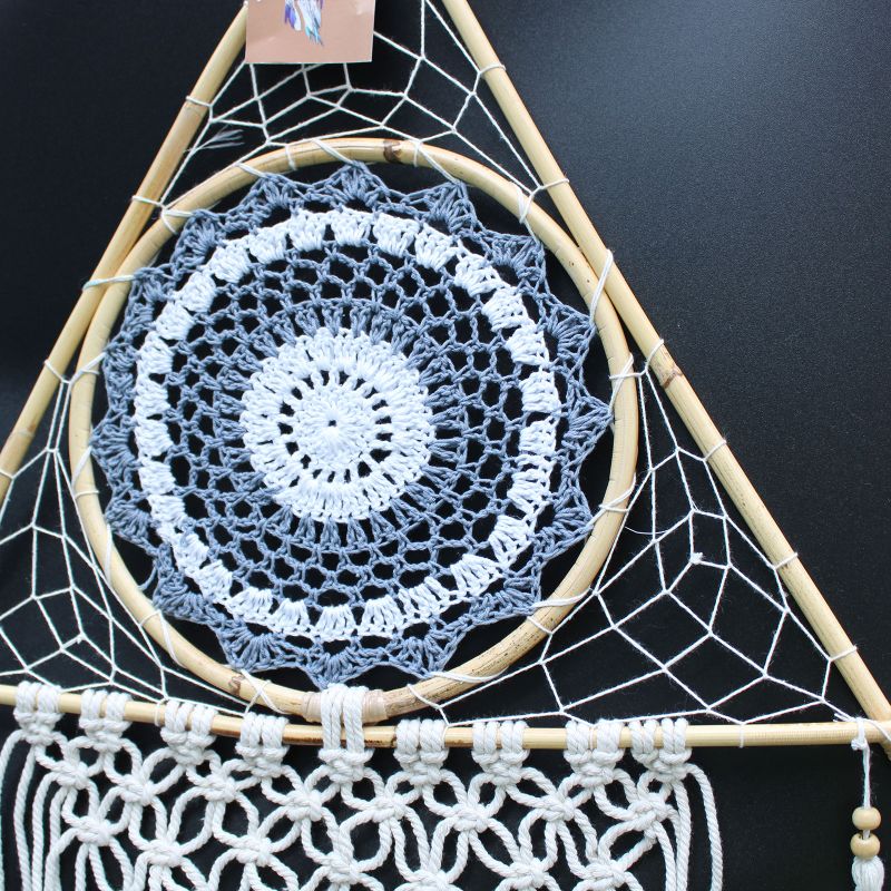 Bescherming Droomvanger - Large - Macrame Piramide Wit / Grijs