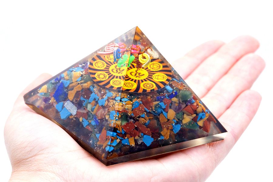 Orgonite Piramide - Large - 70mm - Om Chakra