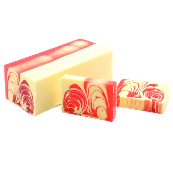 Handgemaakt Zeepbrood 1.2kg - Aardbei