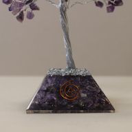 Edelsteen Boom met Orgonite Basis - 160 Stone - Amethist