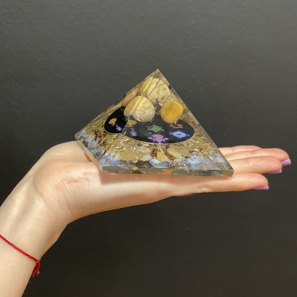 Orgoniet Piramide - Middernacht Reiki - 70mm