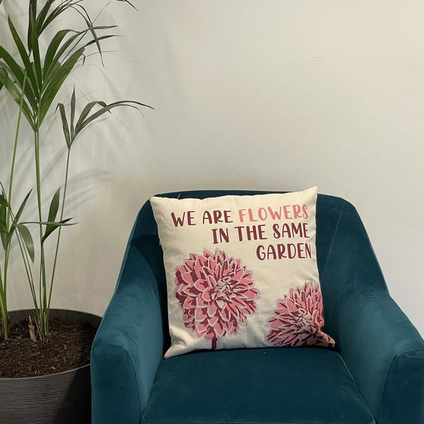 Bedrukte Katoenen Kussenslopen - We are Flowers -Olijf, Roze en Naturel