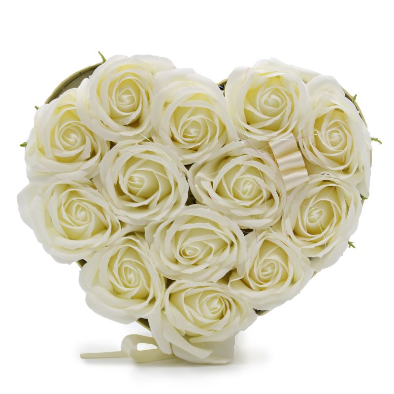 Zeep Bloemen Cadeau Set - 13 Crème Rozen - Hartvorm