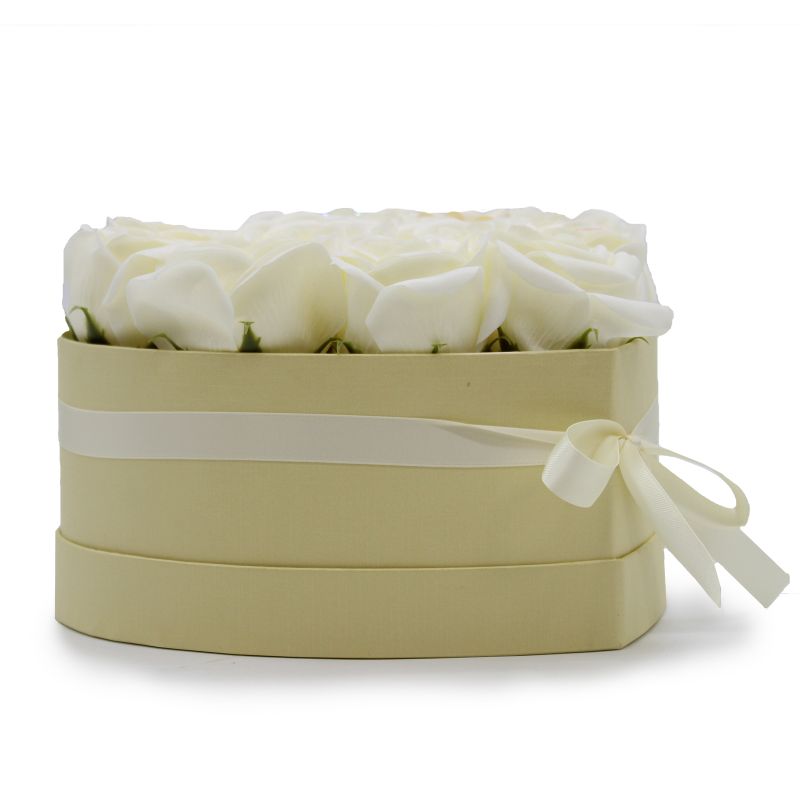 Zeep Bloemen Cadeau Set - 13 Crème Rozen - Hartvorm