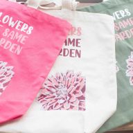 Bedrukte Katoenen Tas - We are Flowers - Olijfgroen, Roze and Naturel