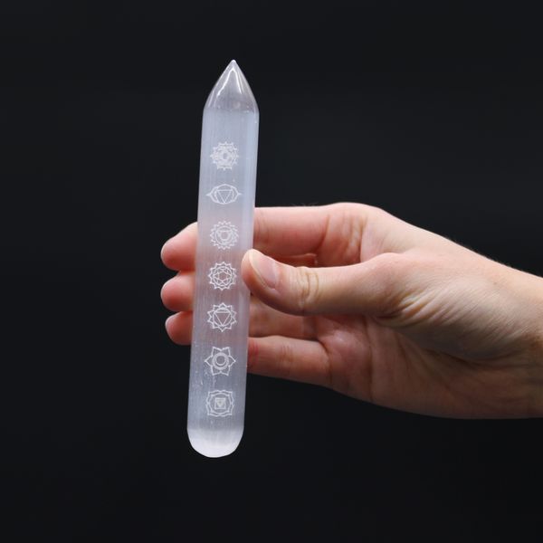 Selenite Wand - 16 cm (Punt één uiteinde) 7 Chakra
