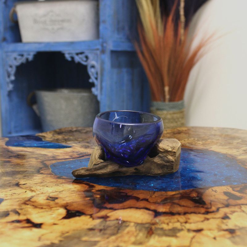 Gesmolten Glazen Mini Blauwe Kom op Hout