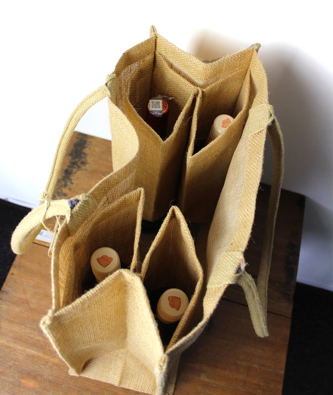 Grote boodschappentas van jute met flessenhouders
