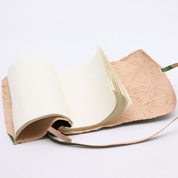 Opgerold Leren Reisnotitieboek - 96 pagina's - Groen 21x15cm