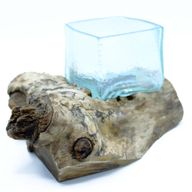 Gesmolten Gebarsten Glasvaas op Hout