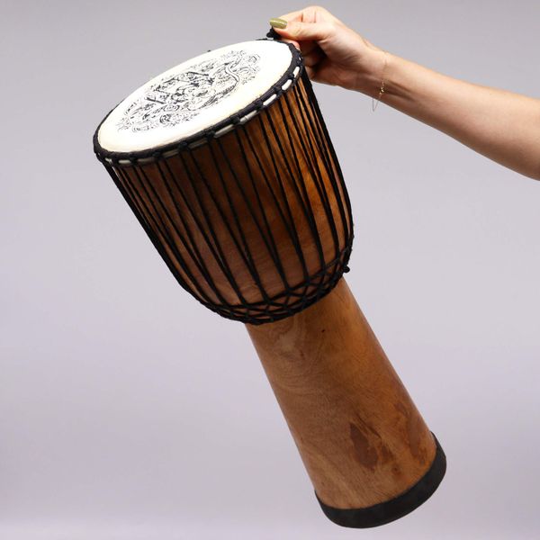 Hamsa Djembe met Brede Bovenkant – 50 cm