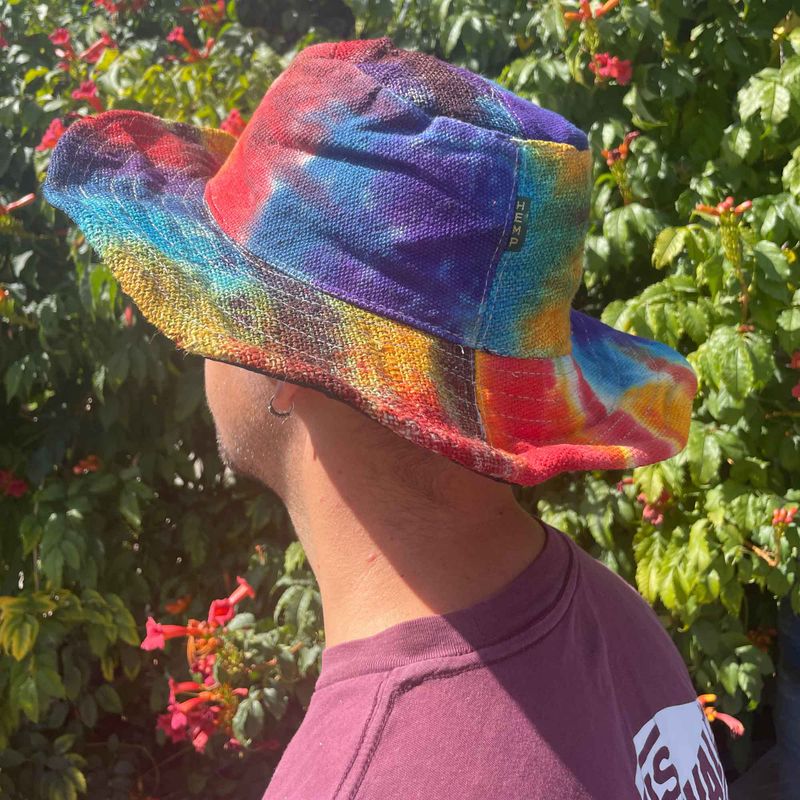 Gerepareerde en Bedrade Hennep- en Katoenen Boho Festival Hoed - Tiedye