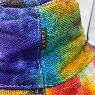 Gerepareerde en Bedrade Hennep- en Katoenen Boho Festival Hoed - Tiedye