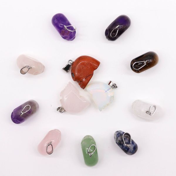 Edelsteen Mini Schedels Hangers (12 assorti) 20x15mm