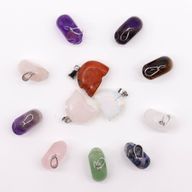 Edelsteen Mini Schedels Hangers (12 assorti) 20x15mm