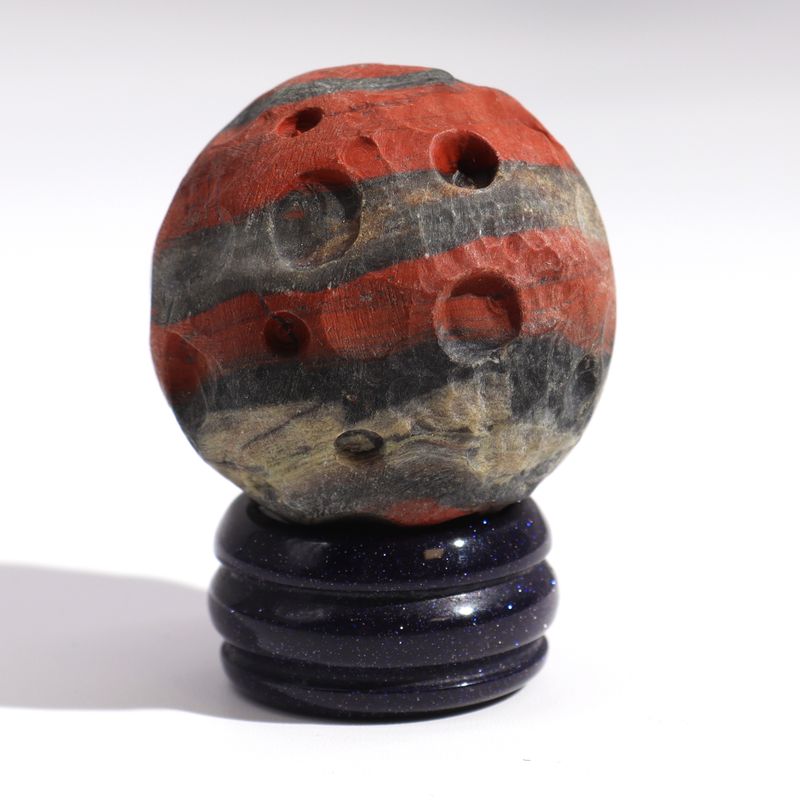 Rode Jaspis Planeet op een Sola Goldstone Standaard - 40mm (30x15mm standaard)
