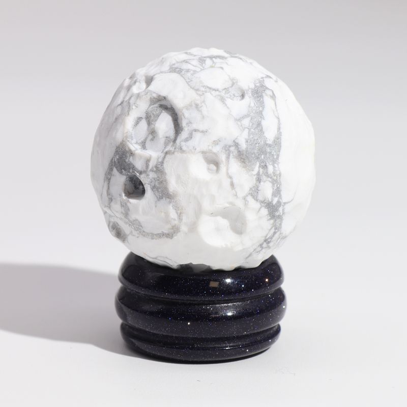 Witte Howliet Planeet op een Sola Goldstone Standaard - 40mm (30x15mm standaard)