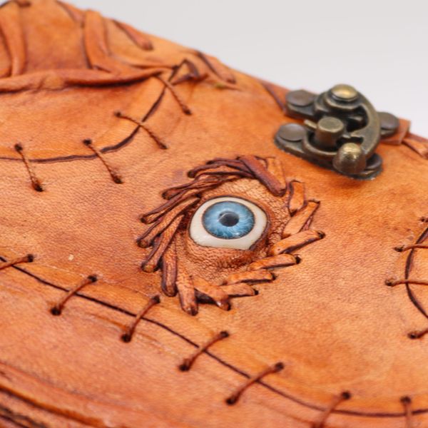 Lichtbruin Tan Boek - Oog van het Kwaad Decor
