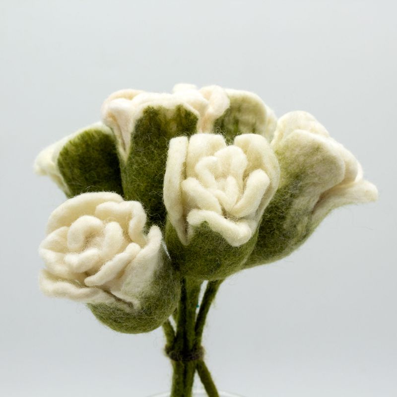 Viltbloemen - Witte Rozen