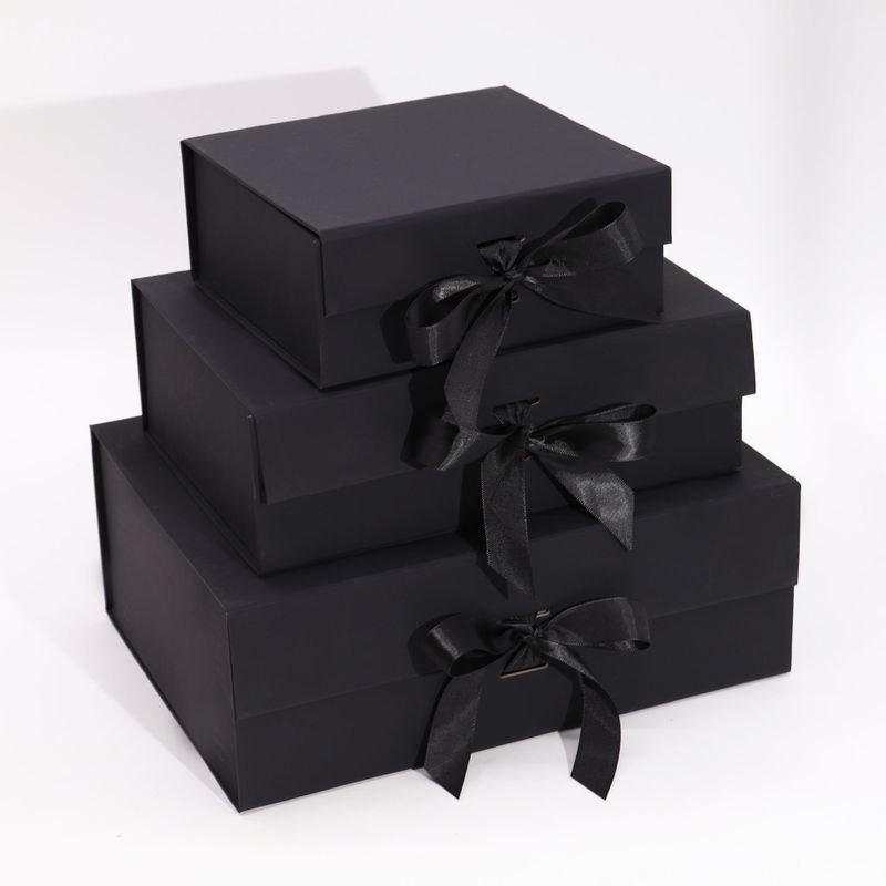Plat Verpakte Cadeaubox - Medium Vierkant.(20x18.2x8cm) - Zwart