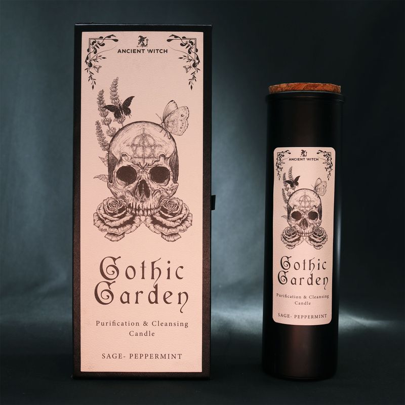 Gothic Garden-rituele kaars weergegeven met zijn geïllustreerde verpakking