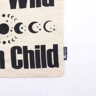 Iconische Basic Draagtas - Blijf Wild, Maankind - (40x36cm) - Naturel 4oz