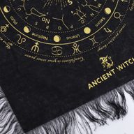 Alziend Oog – Pendel Waarzegdoek – Zwart & Goud