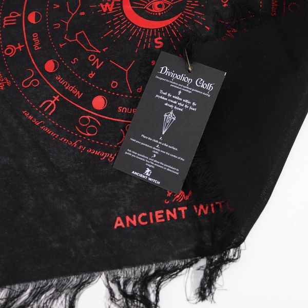 Alziend Oog – Pendel Waarzegdoek – Zwart & Bloedrood