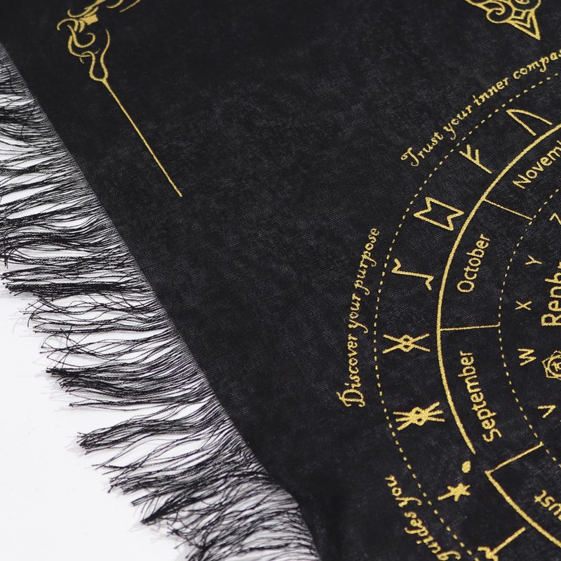 Zonnegezicht – Pendel Waarzegdoek – Zwart & Goud