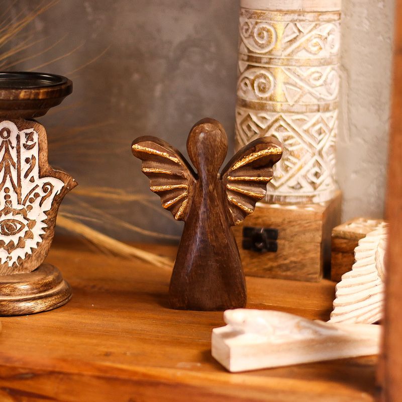 Middelgrote Mango Houten Engel - Gouden Decor - 16cm