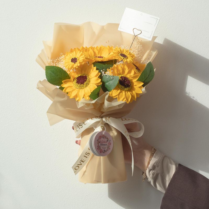 Groot Boeket Zonnebloemen – Liefde is Eeuwig – Cadeaukaart
