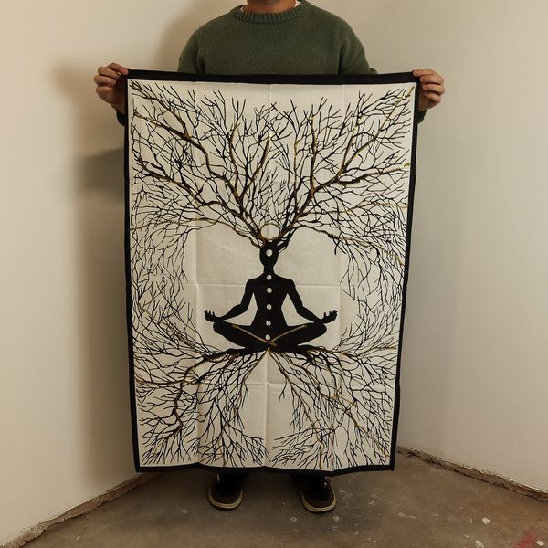 Katoenen Wanddecoratie (70x110cm) - Chakra Aarde Verbinding