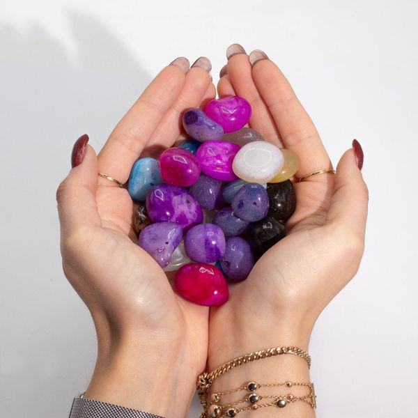 Bulk Behandelde Gemengde Agaat - 1kg (ongeveer 70 stenen) - 7 kleuren