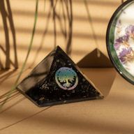 Kleine Organiet Piramide – Tree of Life – Zwarte Toermalijn