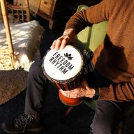 Middelgrote Pro Djembe – Freedom Rhythm (Hoog) – 40 cm (Ø 18 cm)