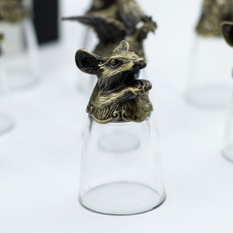 Ondersteboven Shotglazen (25 ml) – Chinese Dierenriemwezens – Antiek Brons