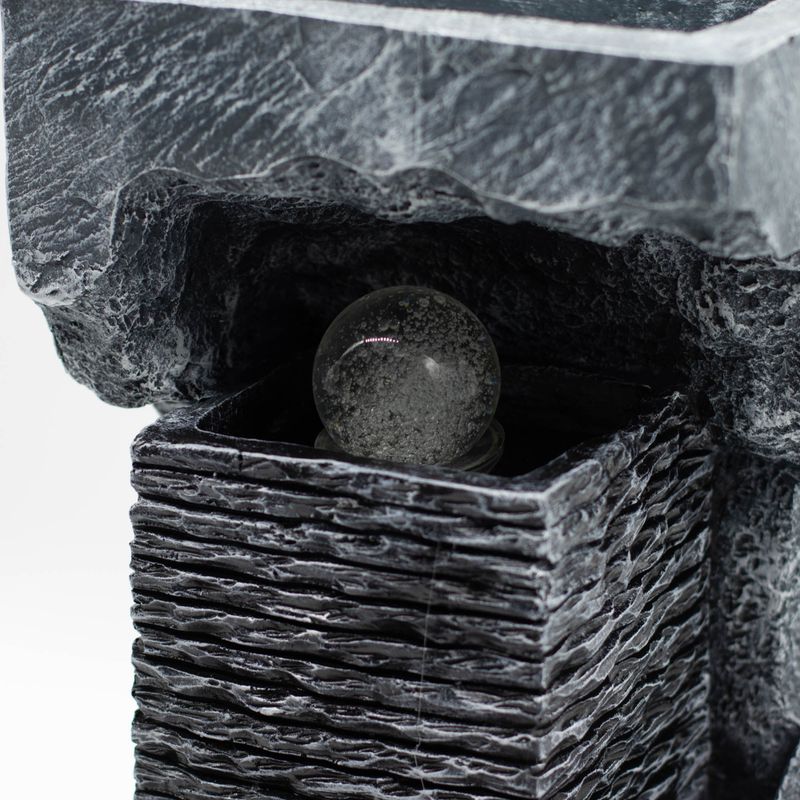 Groot Waterornament – Kleurveranderende Kristallen Bol in Rots