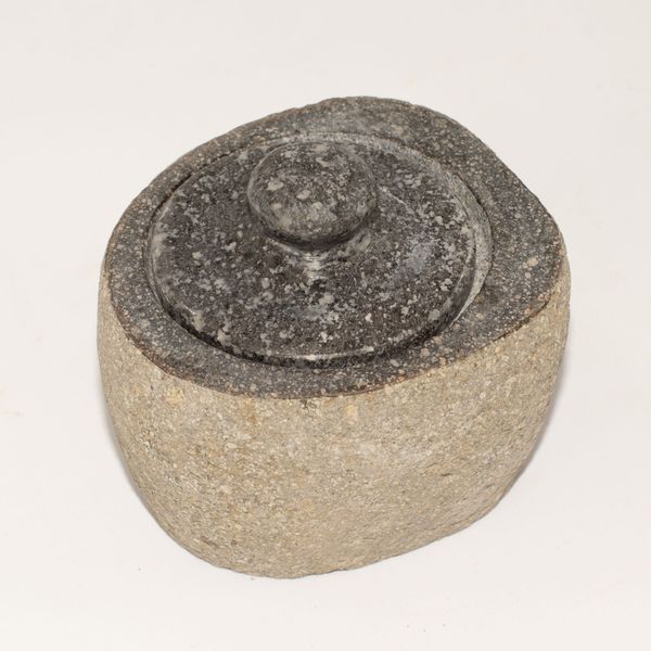 Natuurlijke Riviersteen Aardingspot – Klein (ca. 9 × 7 cm)