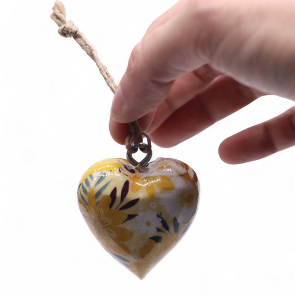 Grote Decoratieve Houten Harten – Gele Bloem (50) – in Displaypot