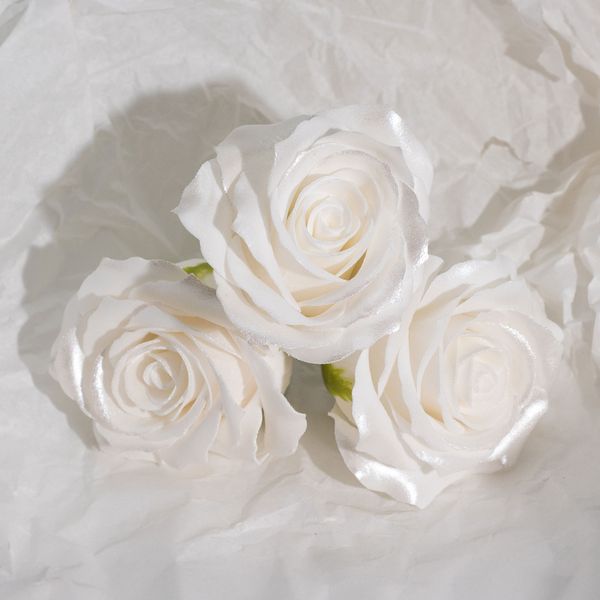 Ambachtelijke Zeepbloem – Alleen Decoratieve Roos – Met Zijden Rand – Klassiek Witte Glans