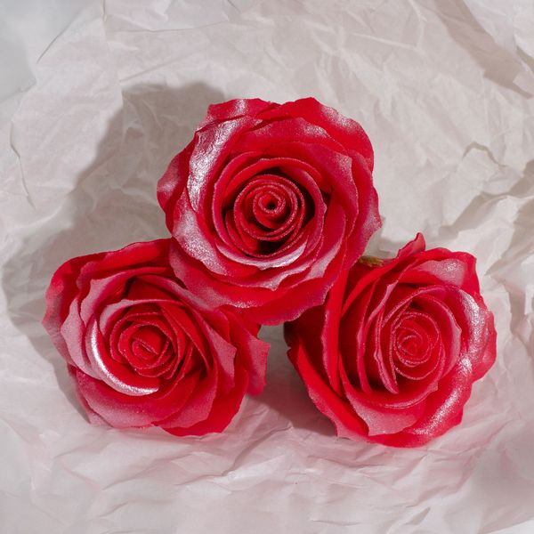 Ambachtelijke Zeepbloem – Alleen Decoratieve Roos – Met Zijden Rand – IJzige Robijn