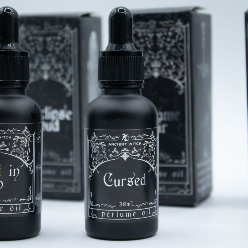 Ancient Witch Parfumolie – Vervloekt