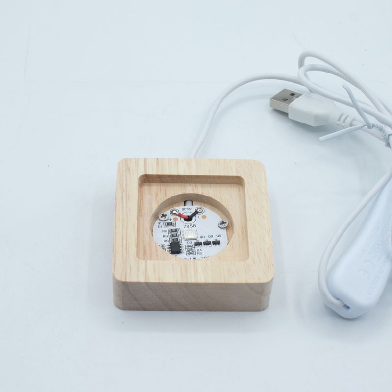 6 cm Vierkante Houten USB LED Standaard - Meerkleurig